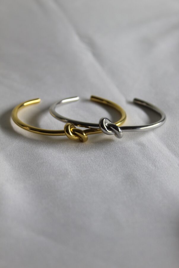 Nudo brazalete